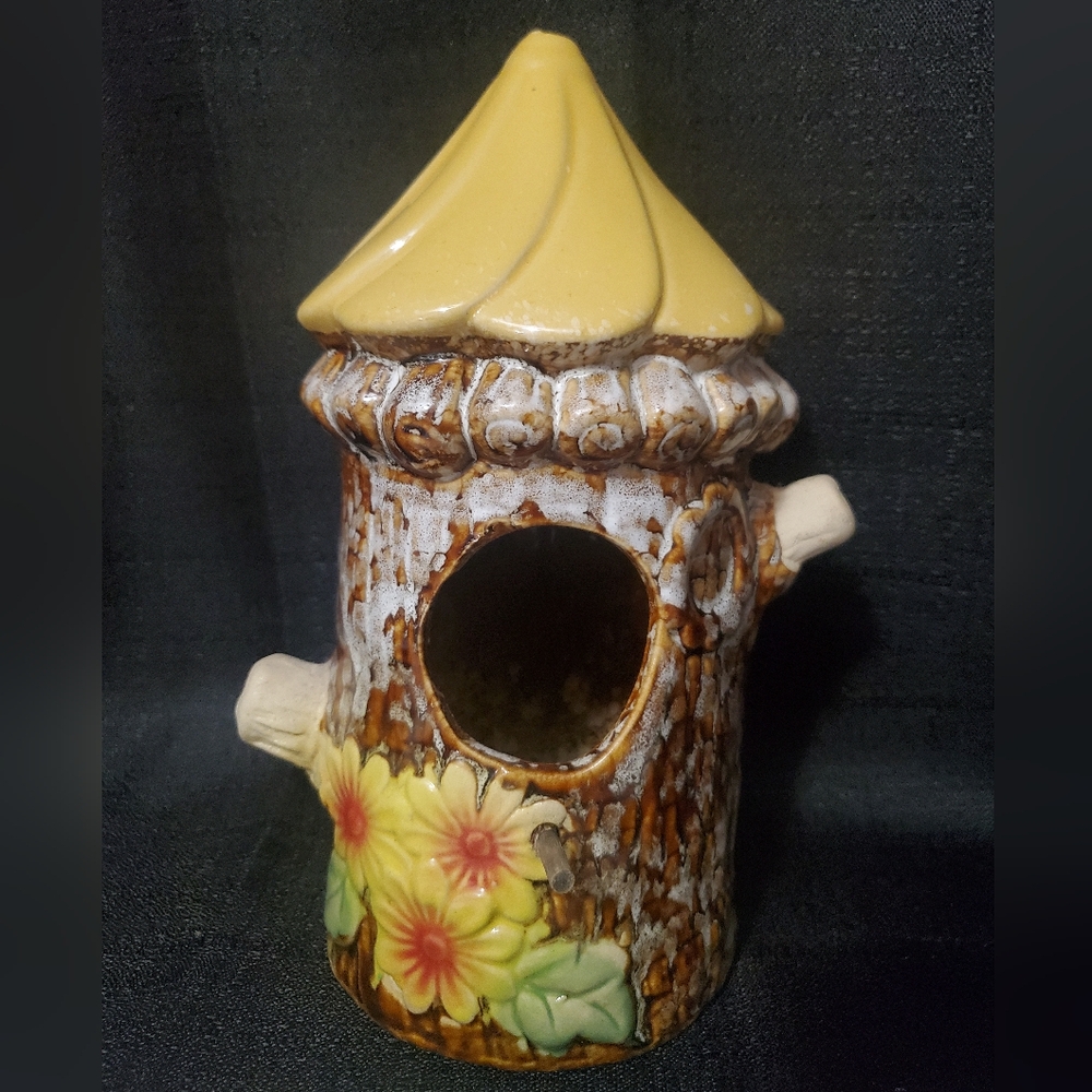 Vintage Pottery Log Daisy Birdhouse